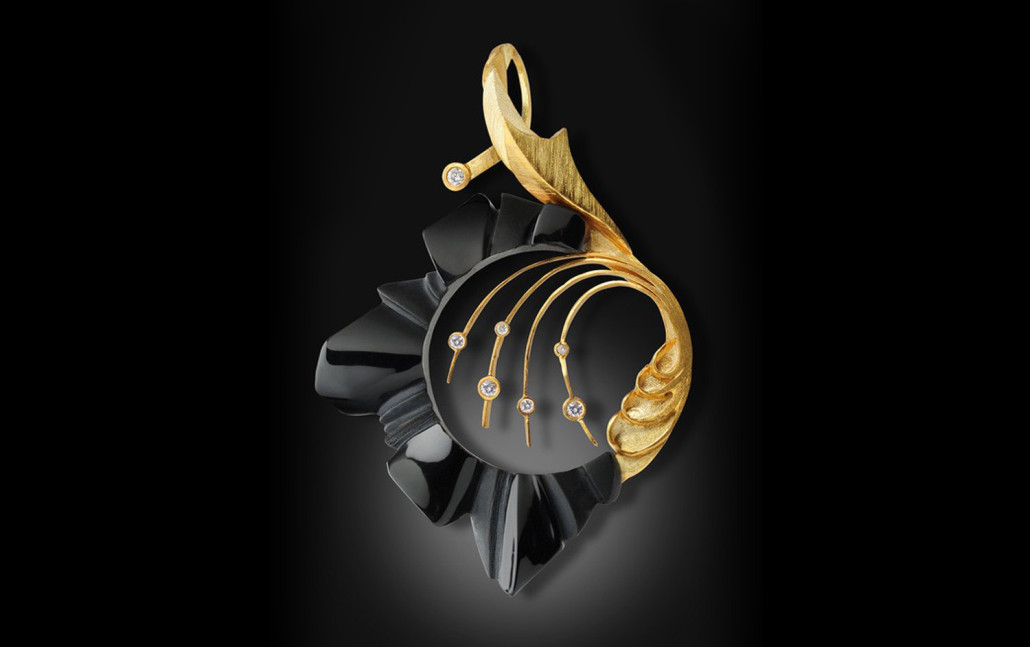 Pendant-22k-Carved-Black-Onix-and-Diamonds