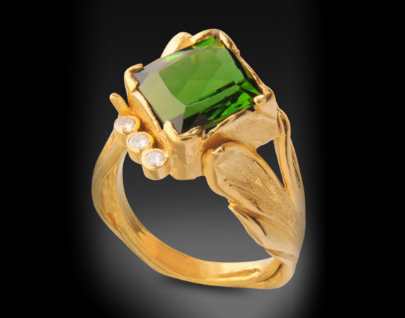 Ring-18k-Tourmaline-and-Diamonds