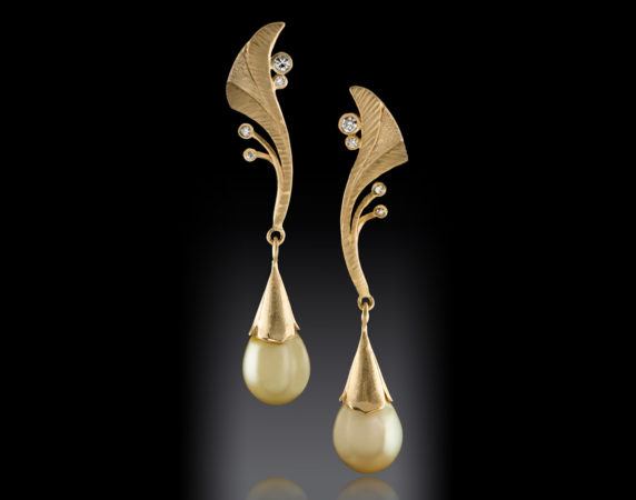 Earrings-18k-Fiji-Pearl-and-Diamonds-02